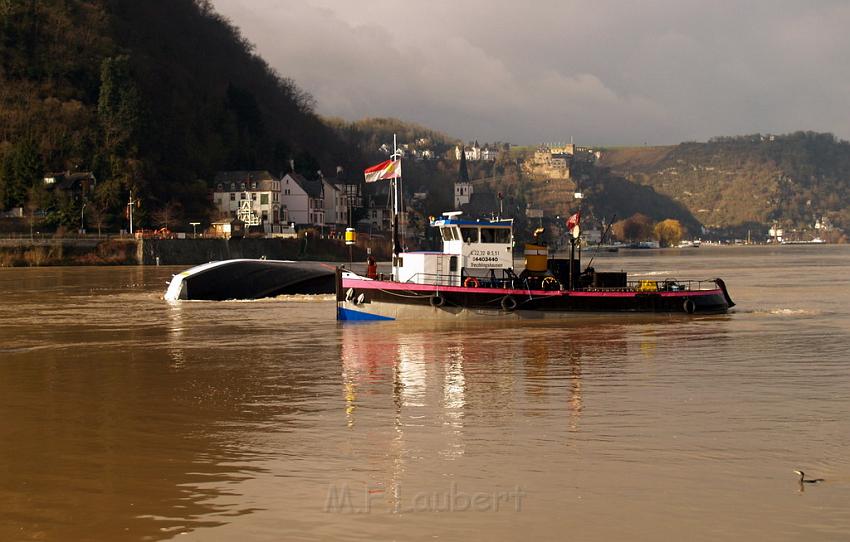 Schiff gesunken St Goarhausen Loreley P047.jpg